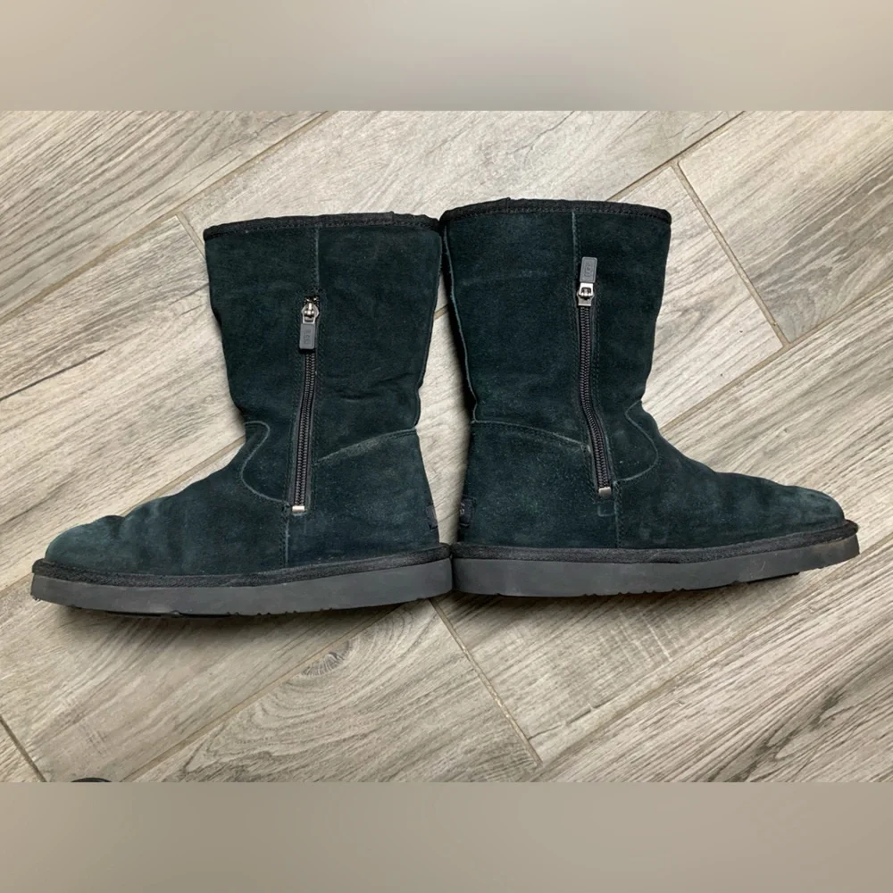 UGG Classic Short‎ Black Suede Side Zipper Winter Boots 1118957 Womens 5